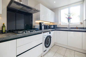 Kitchen/Breakfast- click for photo gallery